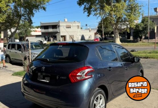 Autos - Peugeot 208 2015 Nafta 150000Km - En Venta