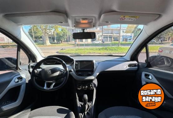 Autos - Peugeot 208 2015 Nafta 150000Km - En Venta