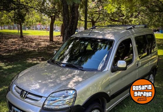 Utilitarios - Peugeot Partner Patagonica HDI 2012 Diesel 142000Km - En Venta