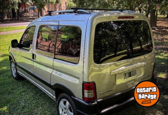 Utilitarios - Peugeot Partner Patagonica HDI 2012 Diesel 142000Km - En Venta