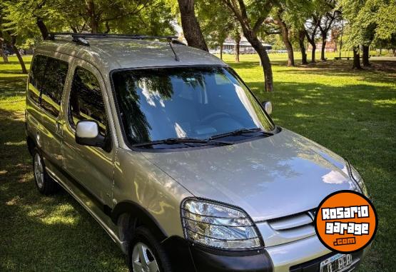 Utilitarios - Peugeot Partner Patagonica HDI 2012 Diesel 142000Km - En Venta