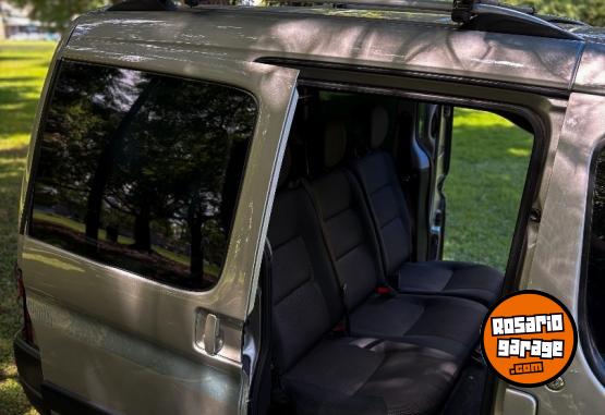 Utilitarios - Peugeot Partner Patagonica HDI 2012 Diesel 142000Km - En Venta