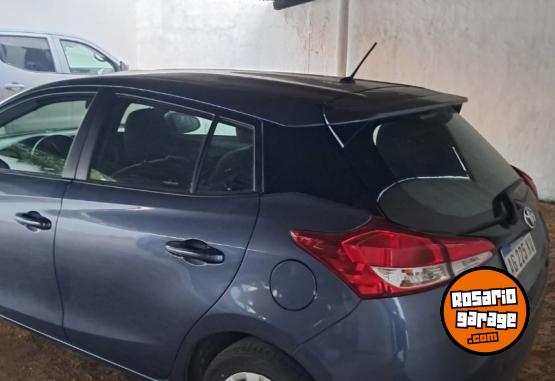 Autos - Toyota yaris 2023 Nafta 18000Km - En Venta