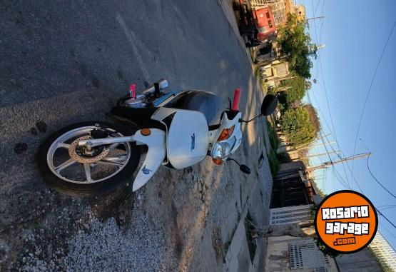 Motos - Motomel Blitz 2022 Nafta 22000Km - En Venta