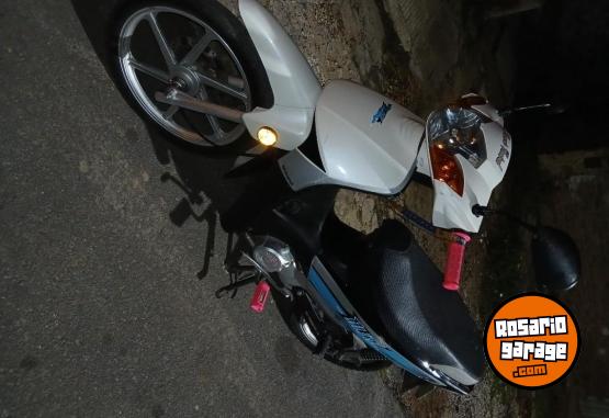 Motos - Motomel Blitz 2022 Nafta 22000Km - En Venta