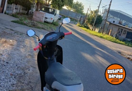 Motos - Motomel Blitz 2022 Nafta 22000Km - En Venta