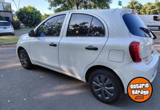 Autos - Nissan March 2017 Nafta 60000Km - En Venta