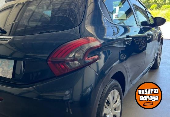 Autos - Peugeot 208 2016 Nafta 127000Km - En Venta