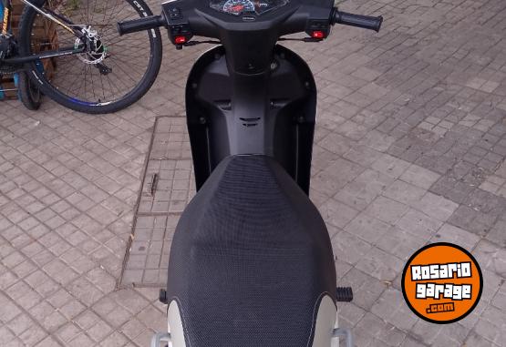 Motos - Motomel Blitz Plus, freno a disco 2025 Nafta 11000Km - En Venta