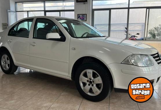 Autos - Volkswagen BORA TRENDLINE 2011 Nafta 147900Km - En Venta