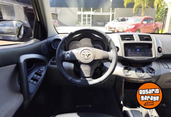 Autos - Toyota RAV4 AT 4X2 2016 Nafta 195700Km - En Venta