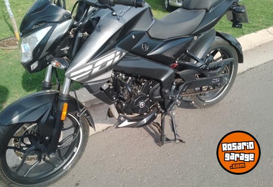 Motos - Bajaj Rouser 200ns 2022 Nafta 9500Km - En Venta