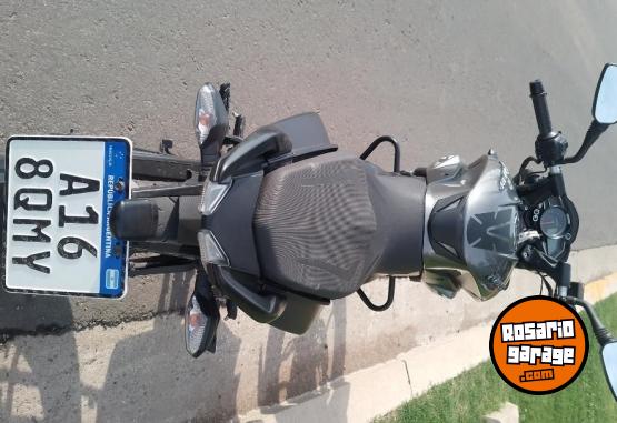 Motos - Bajaj Rouser 200ns 2022 Nafta 9500Km - En Venta