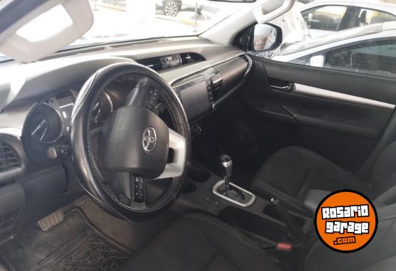 Camionetas - Toyota Hilux SRV 2022 Diesel 105500Km - En Venta