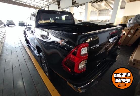 Camionetas - Toyota Hilux SRV 2022 Diesel 105500Km - En Venta
