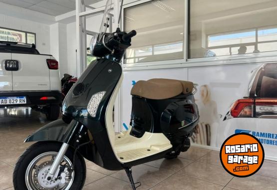 Motos - Motomel STRATO EURO 150CC 2024 Nafta 4798Km - En Venta
