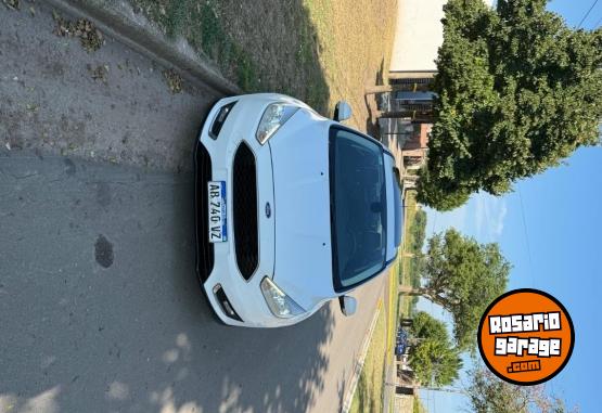Autos - Ford Focus 2017 Nafta 140000Km - En Venta