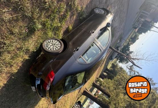 Autos - Volkswagen Voyage 2013 Nafta 235000Km - En Venta