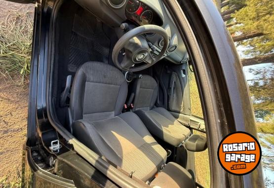 Autos - Volkswagen Voyage 2013 Nafta 235000Km - En Venta