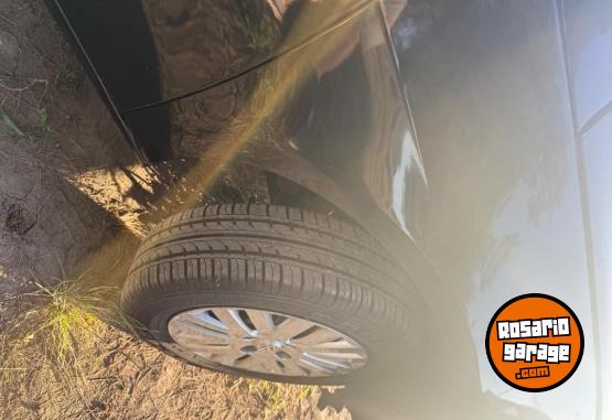 Autos - Volkswagen Voyage 2013 Nafta 235000Km - En Venta