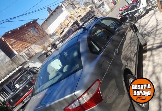 Autos - Fiat GRAN SIENA 2014 Nafta 95000Km - En Venta
