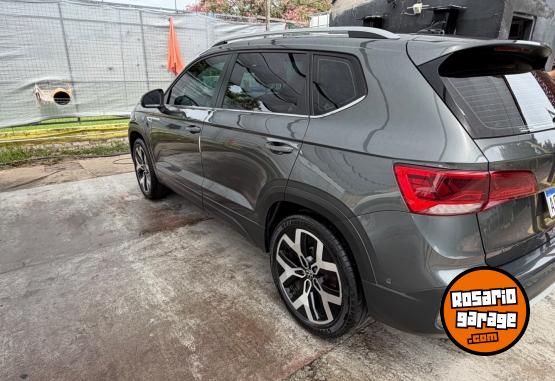 Autos - Volkswagen Taos Highline 2024 Nafta 42500Km - En Venta