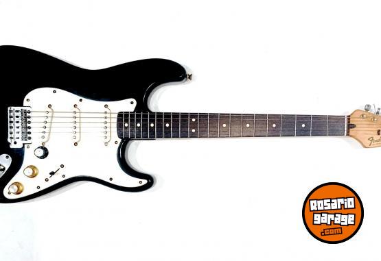 Instrumentos Musicales - Fender Stratocaster mexico 1996+pedalera zoom G1X - En Venta