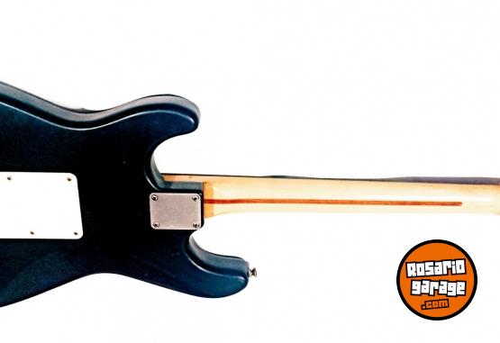 Instrumentos Musicales - Fender Stratocaster mexico 1996+pedalera zoom G1X - En Venta