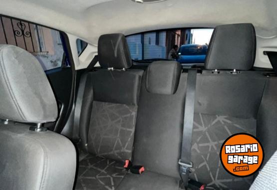 Autos - Ford Fiesta kinetic titanium 2011 Nafta 220000Km - En Venta