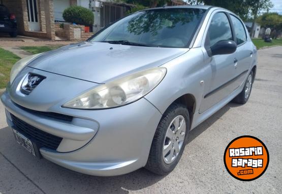 Autos - Peugeot 207 2011 Nafta 200000Km - En Venta