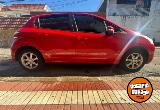 Autos - Peugeot 208 2014 Nafta 56000Km - En Venta
