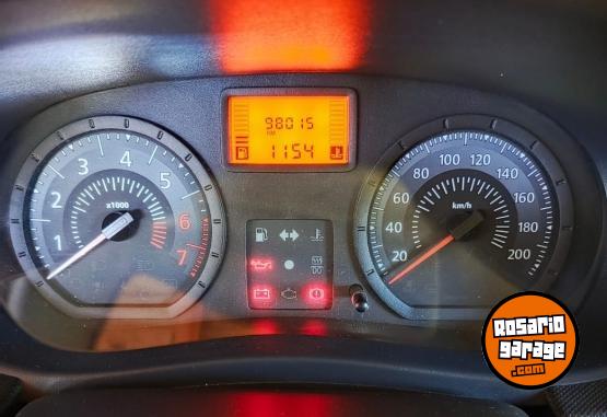 Autos - Renault Logan 2013 Nafta 98000Km - En Venta