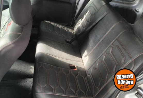 Utilitarios - Renault Kangoo 2015 GNC 142000Km - En Venta