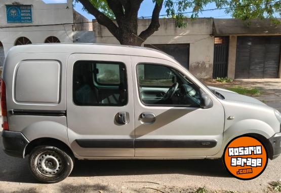 Utilitarios - Renault Kangoo 2015 GNC 142000Km - En Venta