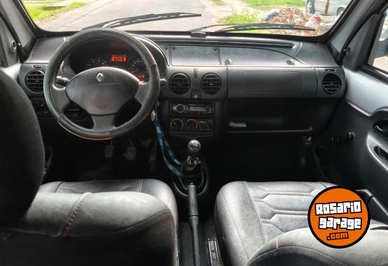 Utilitarios - Renault Kangoo 2015 GNC 142000Km - En Venta