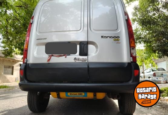 Utilitarios - Renault Kangoo 2015 GNC 142000Km - En Venta
