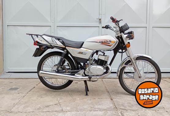 Motos - Suzuki AX100 2015 Nafta 16171Km - En Venta