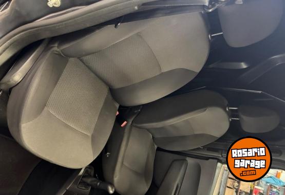 Utilitarios - Renault Kangoo 2020 Nafta 81000Km - En Venta