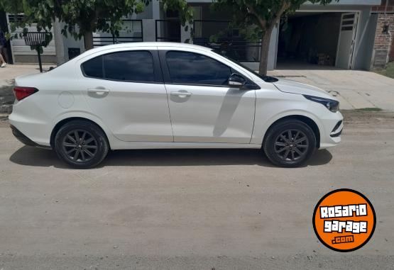 Autos - Fiat Cronos 2024 GNC 50000Km - En Venta