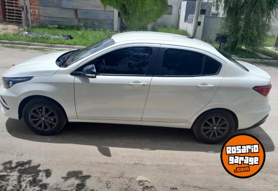 Autos - Fiat Cronos 2024 GNC 50000Km - En Venta