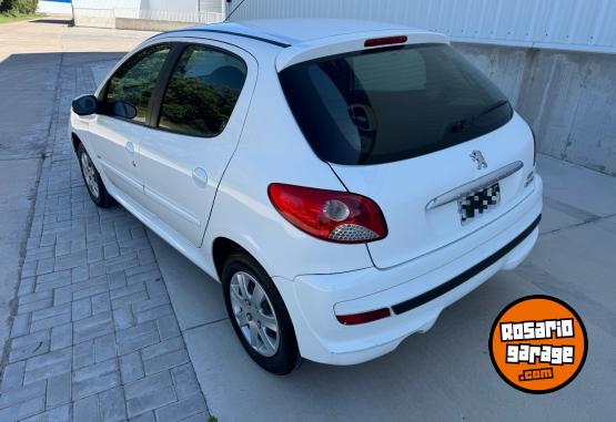 Autos - Peugeot 207 2015 Diesel 106000Km - En Venta