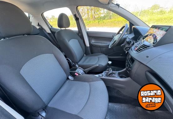 Autos - Peugeot 207 2015 Diesel 106000Km - En Venta