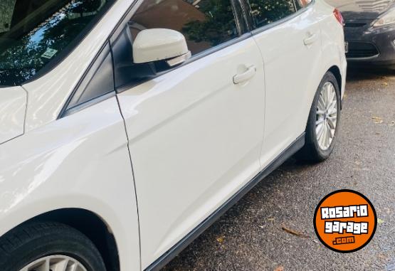 Autos - Ford Focus se plus 2018 Nafta 124000Km - En Venta