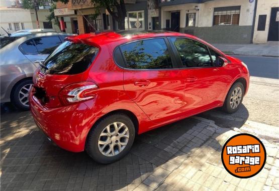Autos - Peugeot 208 2016 Nafta 130000Km - En Venta