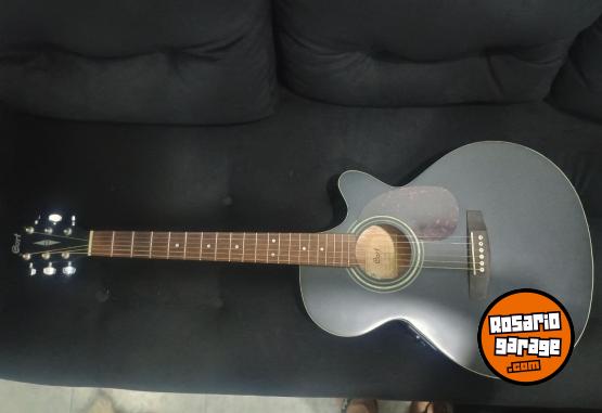 Instrumentos Musicales - Guitarra electroacústica Cort - En Venta