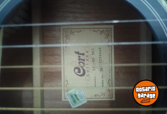 Instrumentos Musicales - Guitarra electroacústica Cort - En Venta