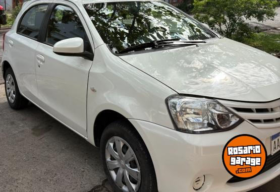 Autos - Toyota ETIOS 2016 Nafta 105000Km - En Venta