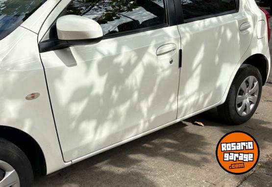 Autos - Toyota ETIOS 2016 Nafta 105000Km - En Venta