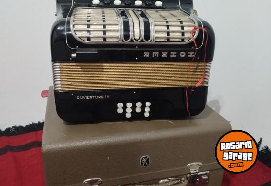 Instrumentos Musicales - Acordeon Hohner dos hileras y media - En Venta