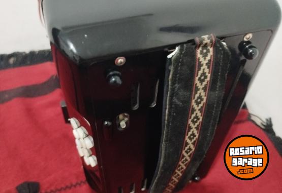Instrumentos Musicales - Acordeon Hohner dos hileras y media - En Venta